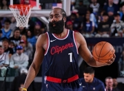 雷速体育-哈登回归赛场，战术调整首场状态亮眼，日本队观众沸腾！的简单介绍