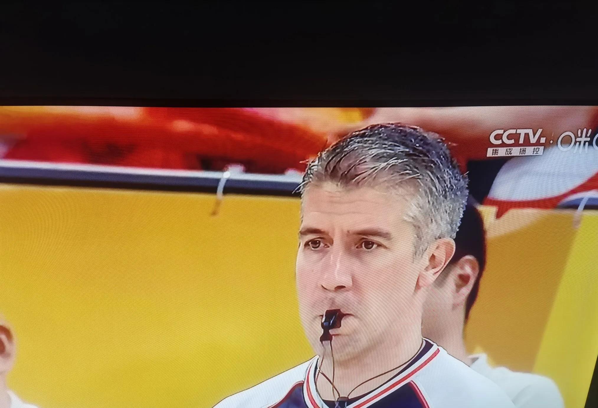 包含持续失利引发热议！，阿扎伦卡在德国队比赛中险胜气势如虹延续的词条